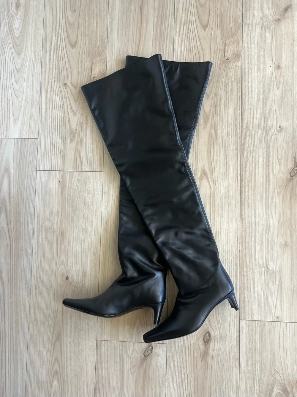 STAUD sleek black